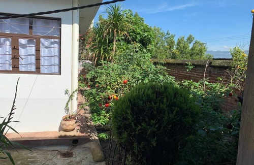 Del Cerrillo House | Colonial House with Garden in Downtown - Rated 10/10 by Guests