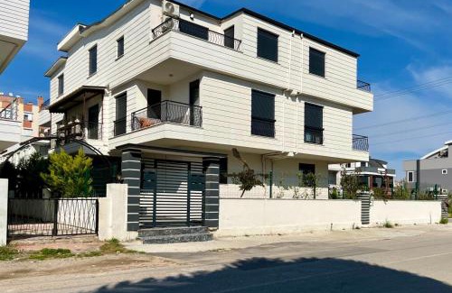 Lara Apartment | Top-Rated Lara Art Apart Otel with Ocean View & Pool