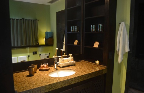 Prainha Hotel | Relax at Lara Hotel: Ocean Views, Pool & Spa Amenities