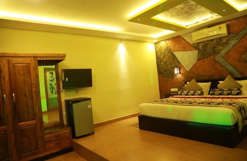 Poovar Hotel | Pet-Friendly Lara Lake View Resort with Spa & Restaurant