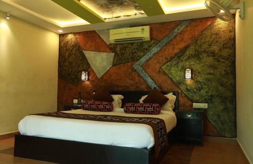 Poovar Hotel | Pet-Friendly Lara Lake View Resort with Spa & Restaurant