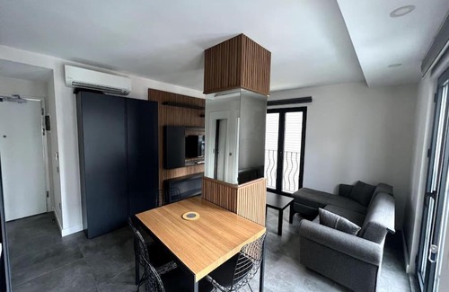 Eski Lara Apartment | Discover Lara's Homes: Cozy 1-Floor Escape Awaits