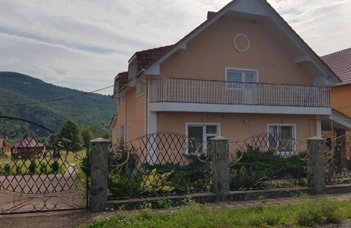 Solochyn House | Explore Lara: Pet-Friendly Stay with Top-Rated Comfort