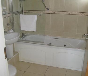 Kilkenny House | Charming Laragh House B&B with Family-Friendly Amenities