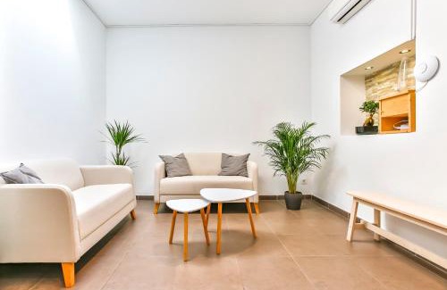 Sant Andreu House | Oceanfront Rooms at Laramond Barcelona - 8.9/10 Guest Rated