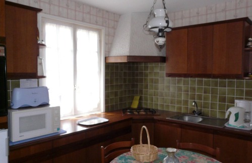 Pouldreuzic House | Tranquil LARAON Maison in Pouldreuzic with Family Amenities