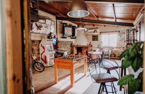 Castillo de Bayuela House | Discover LARCADE Loft Industrial: Pet-Friendly Comfort Awaits