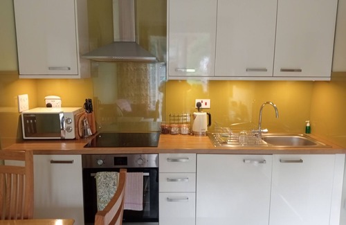 Wykeham Cottage | Pet-Friendly Larch Cottage with Hot Tub in Rustic Village