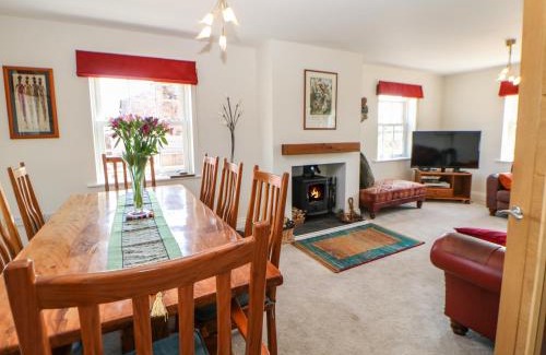 King's Meaburn House | Experience Larch House: Rated 10/10, Pet & Child Friendly