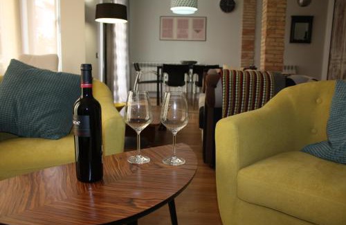 Logrono City Centre Apartment | Experience LarDviura: Rated 9.7/10 for Your Stay