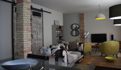 Logrono City Centre Apartment | Experience LarDviura: Rated 9.7/10 for Your Stay