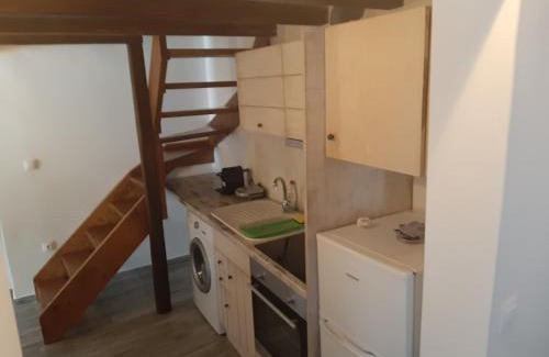 Merichas Apartment | Discover LAREROOMS 2: Family-Friendly Stay with Breakfast