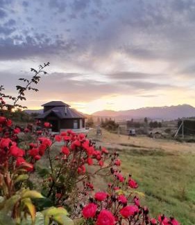 Cholila Ski Chalet | Highly Rated Lares de Yaima with Complimentary Breakfast
