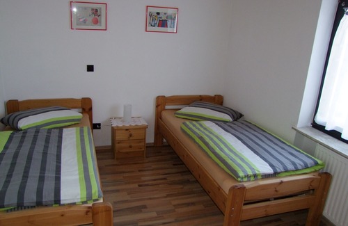 Neustadt-Geinsheim Apartment | Bright Apartment with Palatinate Forest Views & Family Amenities