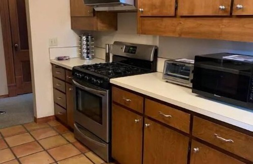 Alphabet Historic District Apartment | Affordable 1-Bedroom Apartment Near Pearl District & NW 23rd