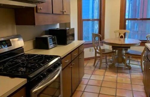 Alphabet Historic District Apartment | Affordable 1-Bedroom Apartment Near Pearl District & NW 23rd