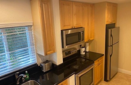 Capri Isle Condo | Comfortable 1 Bed Retreat on Intercoastal with Pool & Breakfast