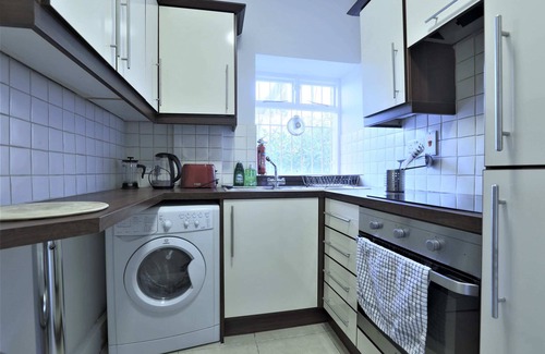 Ballsbridge House | Cozy 1-Bed Apartment in Prime Dublin Location