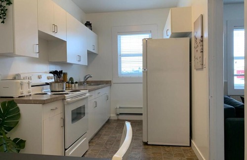 Moose Jaw Apartment | Cozy 1-Bedroom Condo in Downtown with WiFi & Smart TV