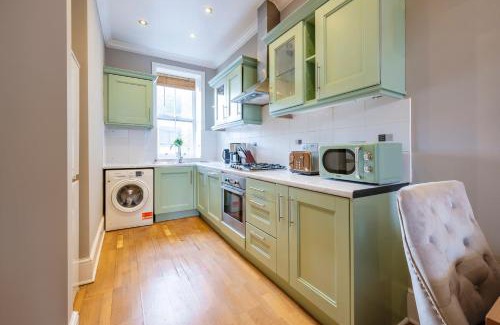 Holborn and Covent Garden Apartment | Prime 1 Bedroom Retreat in the Heart of London