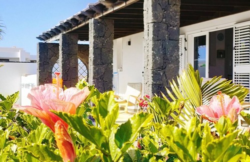 Playa Blanca Villa | Spacious Villa for 15 with Heated Pool in Playa Blanca