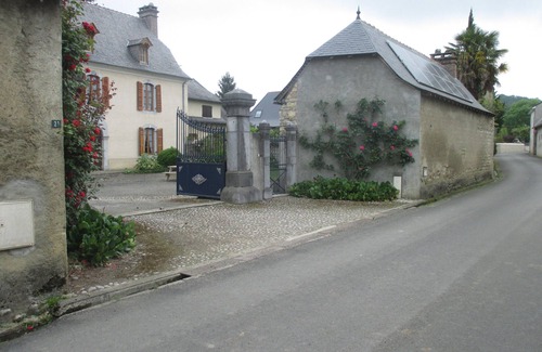 Bernac-Dessus House | Historic 19th Century Character House with Lake View & Spa