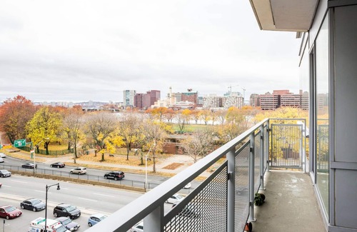 West End Apartment | Spacious 2 Bed/2 Bath Apartment Near Harvard and MIT