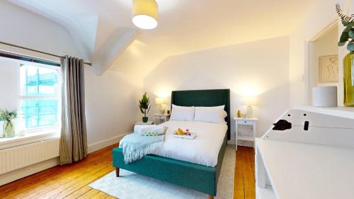 Canton Apartment | Spacious 2-Bed City Apartment in Cardiff - Family Friendly