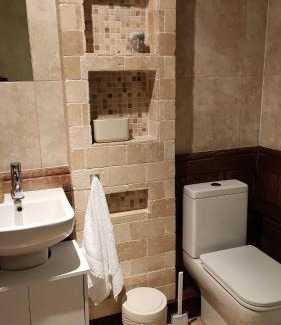Ystradgynlais Apartment | Spacious 2 Bed Holiday Let in Central Ystradgynlais