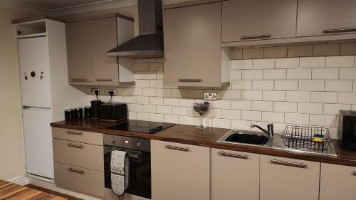 Ystradgynlais Apartment | Spacious 2 Bed Holiday Let in Central Ystradgynlais