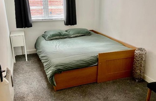 Quedgeley Apartment | Spacious 2 Bedroom Apartment Near Chelt Elmore & Quays