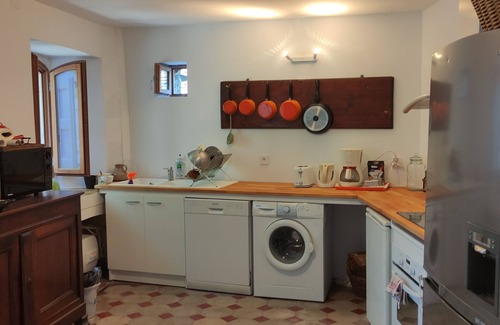 Florac House | Spacious House with Garden & Pool in Florac Center