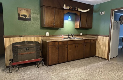 Gamaliel Cabin | Inviting Lake View Home with Resort Amenities & High Ratings