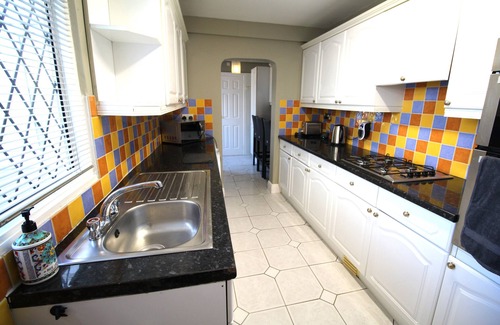Seisdon House | Large 3 Bed Bungalow - Beautiful Refurb - Garden