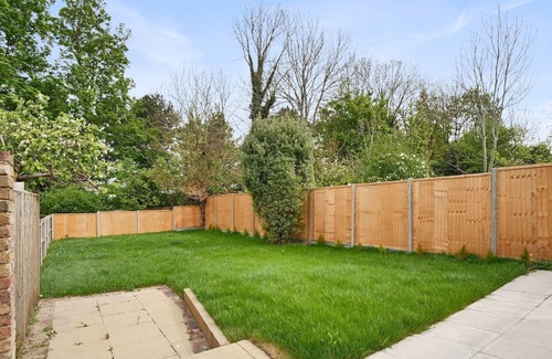 London Borough of Bromley House | Large 3 Bedroom House with Garden - Orpington