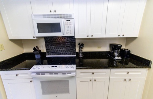 Fairfield Harbour House | Spacious 3-Bedroom Townhome with Pool and Lake View