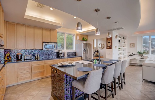 Comanche Trail House | Scenic Lake Views & BBQ Deck with 10/10 Guest Rating