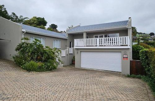 Knysna House | Large 3 x Bedroom Garden Oasis!