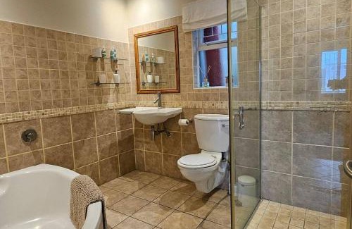 Knysna House | Large 3 x Bedroom Garden Oasis!