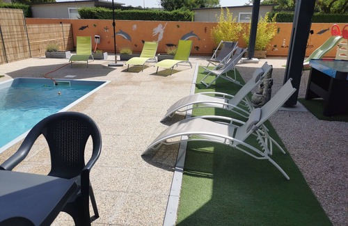 Martigues House | Spacious Air-Conditioned Mobile Home Just Steps from the Sea