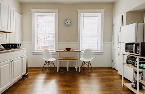 Union HIll Apartment | Top-Rated 3BR Apartment Near Polar Park & WPI with Pool