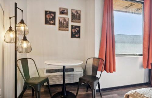 North Philadelphia West Apartment | Explore The Civic in Fairmount: Free Parking & Game Room