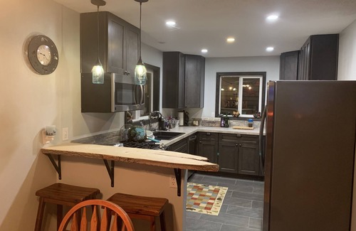Priest River Cabin | Spacious 5 Bed Cabin with Lake View & Full Kitchens