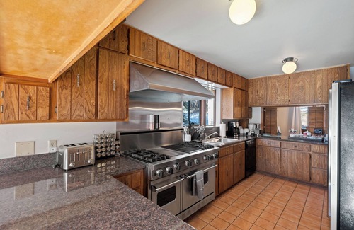 Durango - Purgatory House | Discover a 5-Bedroom Retreat with Hot Tub near Durango