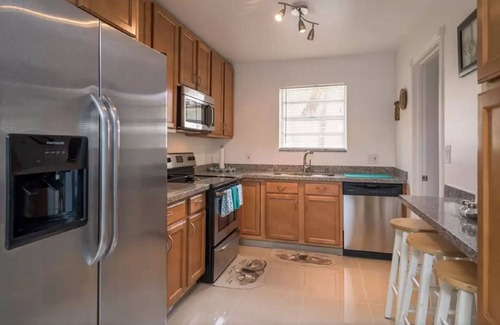 Boulevard Heights House | LARGE 5 Bedroom POOL HOME IN HOLLYWOOD WOW! plus POOL and more