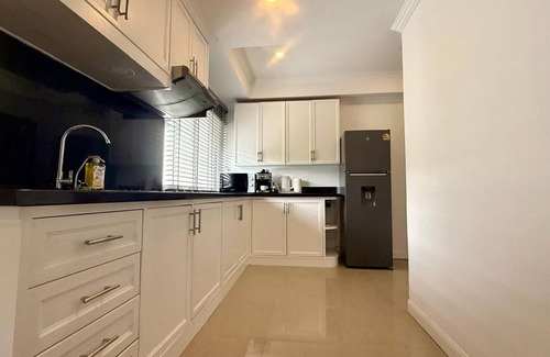 Patong Condo | Large 55 sqm Corner Unit 1 Bedroom Plus 1 Bathroom Walking 1km to Patong Beach