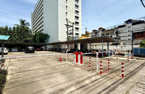 Patong Condo | Large 55 sqm Corner Unit 1 Bedroom Plus 1 Bathroom Walking 1km to Patong Beach