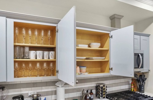 Upper Manhattan Apartment | Spacious 5BR Home with Chef's Kitchen and Backyard Oasis