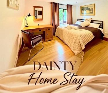 Walsall Villa | LARGE 6 BDR House, 14 ppl Walsall, CONTRACTORS , FAMILY & GROUP