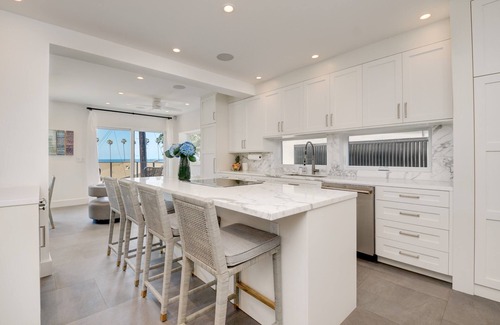 La Jolla Shores House | Inviting 6 Bedroom Beach House Steps From La Jolla Shores